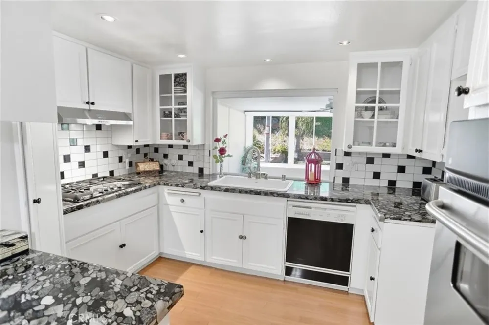 19427 Oak Crossing Newhall, CA 91321
