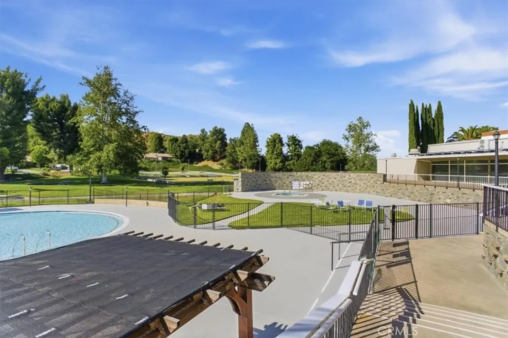 19427 Oak Crossing Newhall, CA 91321