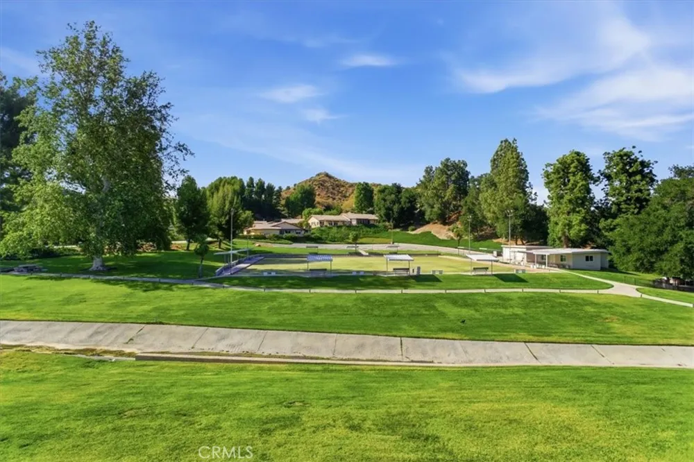 19427 Oak Crossing Newhall, CA 91321