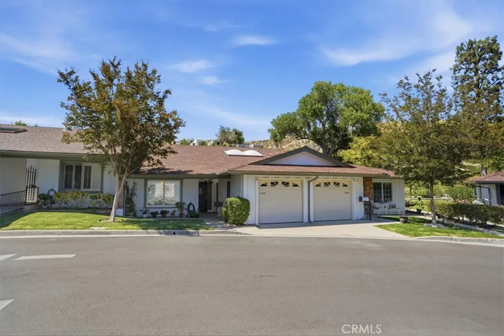19427 Oak Crossing Newhall, CA 91321