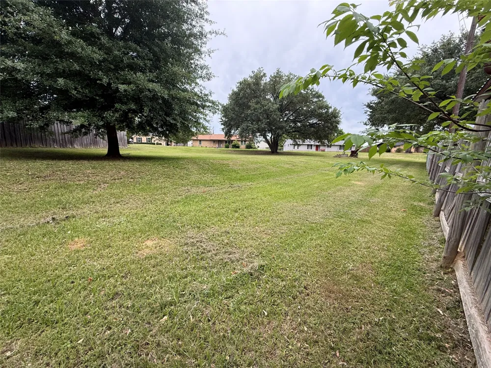 3303 Bogota Street Athens, TX 75752