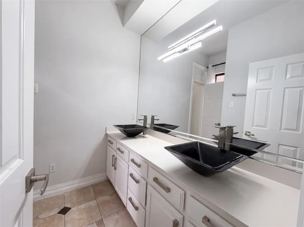 2405 Castle Rock Road Arlington, TX 76006