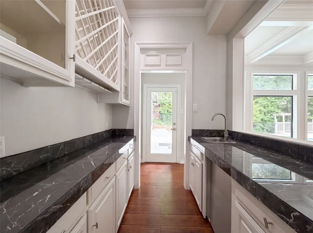 2405 Castle Rock Road Arlington, TX 76006