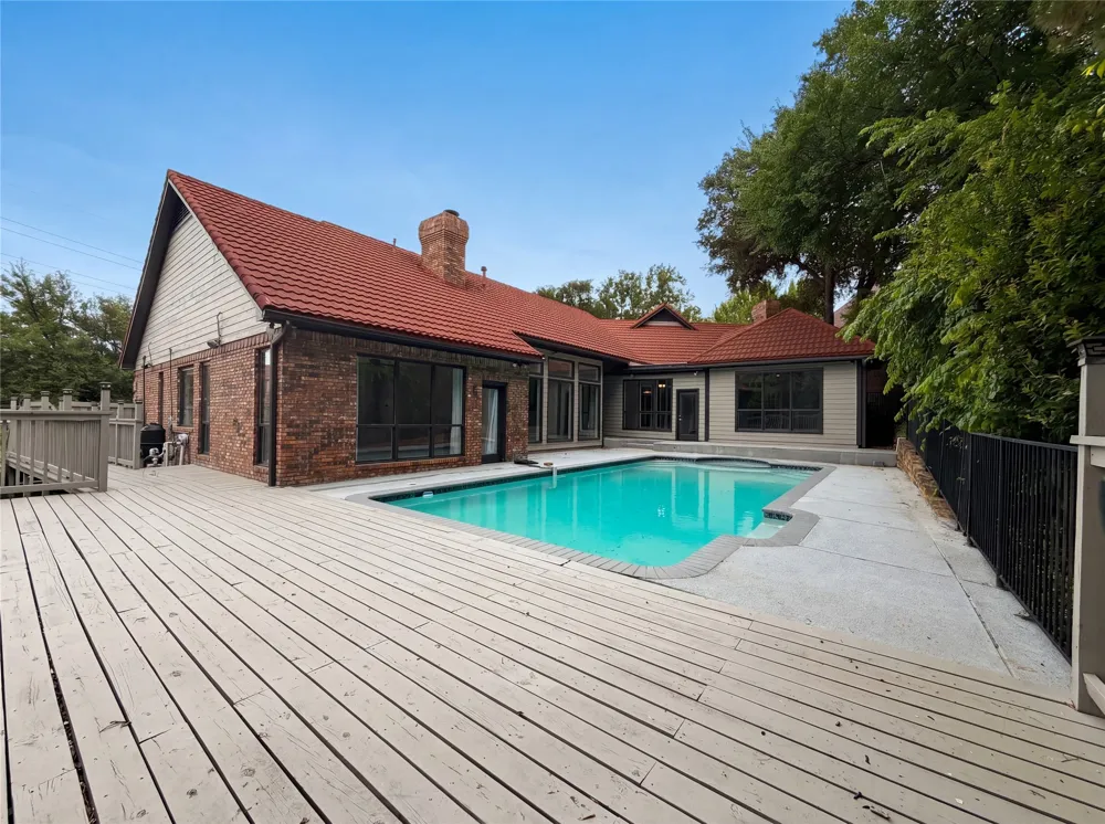 2405 Castle Rock Road Arlington, TX 76006