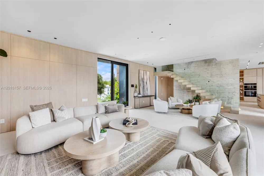 4550 Jefferson Ave Miami Beach, FL 33140