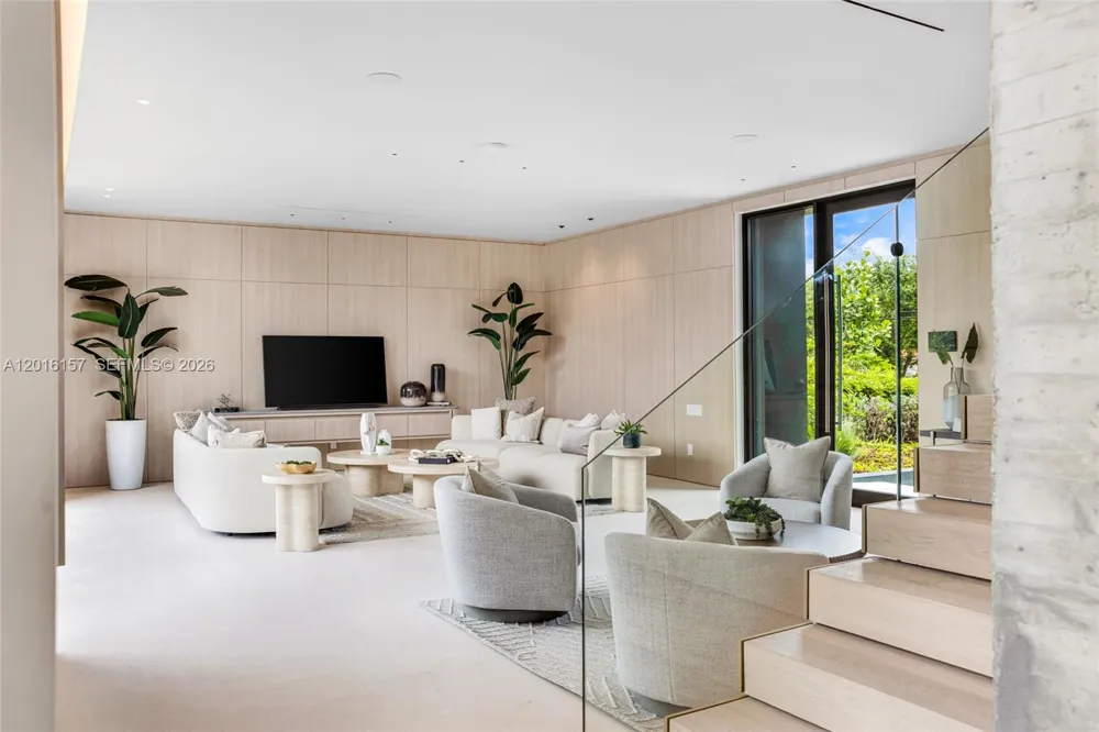 4550 Jefferson Ave Miami Beach, FL 33140