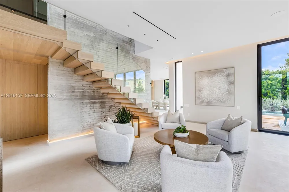 4550 Jefferson Ave Miami Beach, FL 33140