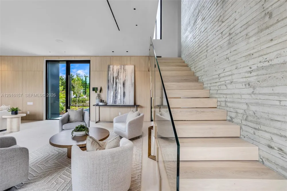 4550 Jefferson Ave Miami Beach, FL 33140
