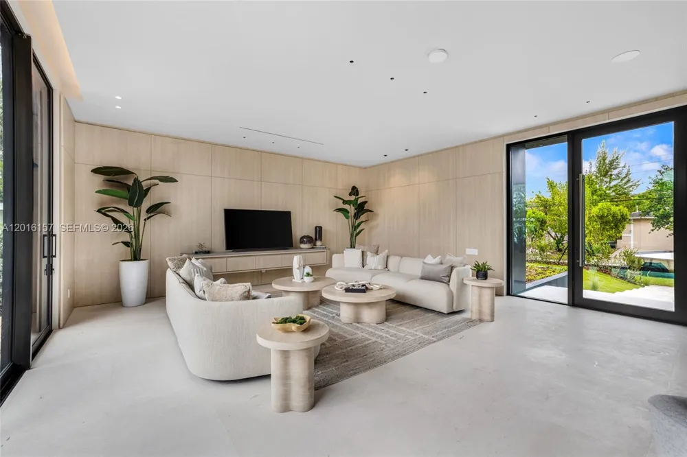 4550 Jefferson Ave Miami Beach, FL 33140