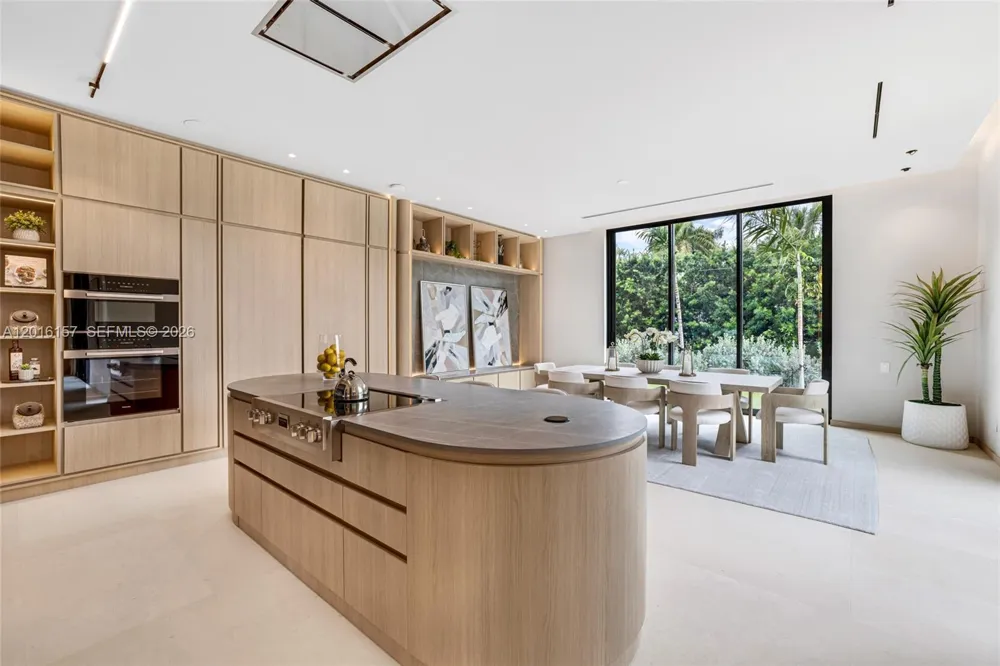4550 Jefferson Ave Miami Beach, FL 33140