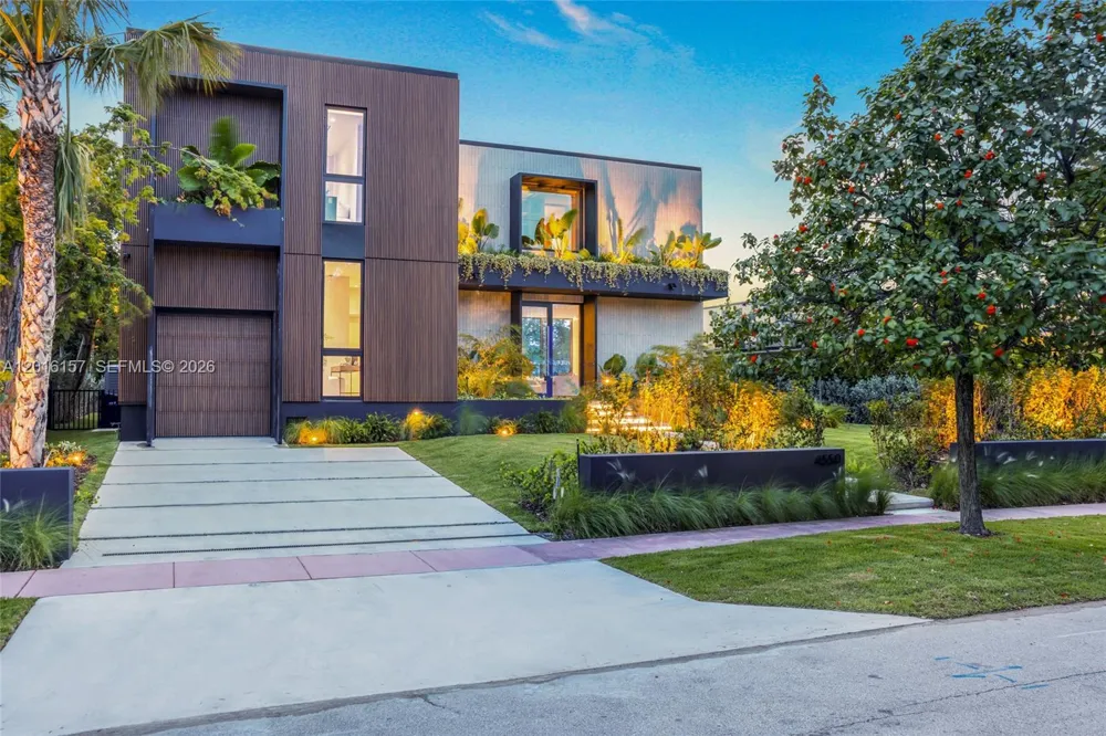4550 Jefferson Ave Miami Beach, FL 33140