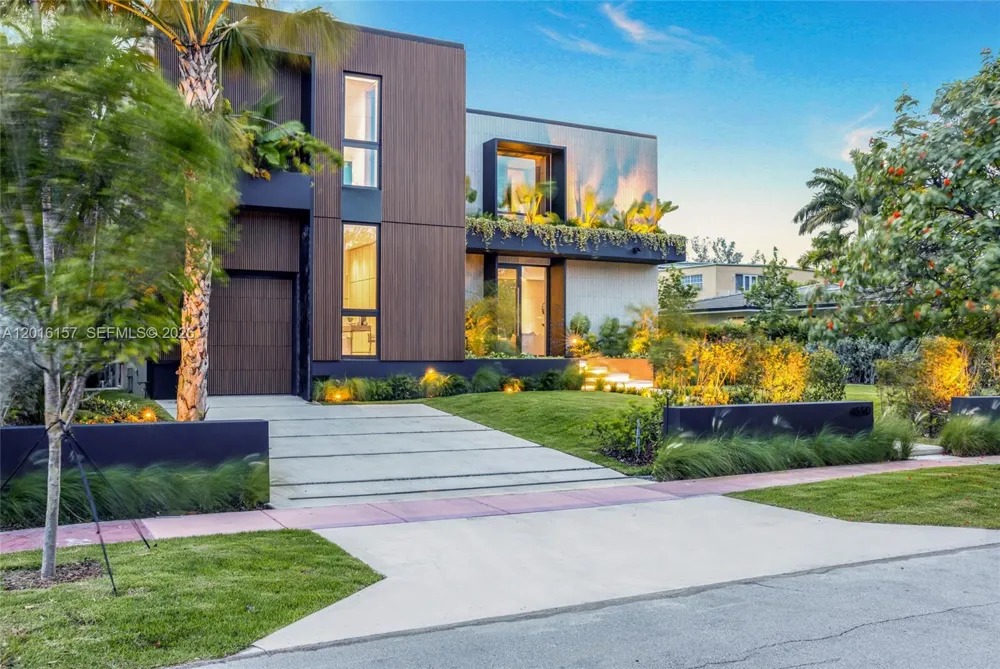 4550 Jefferson Ave Miami Beach, FL 33140