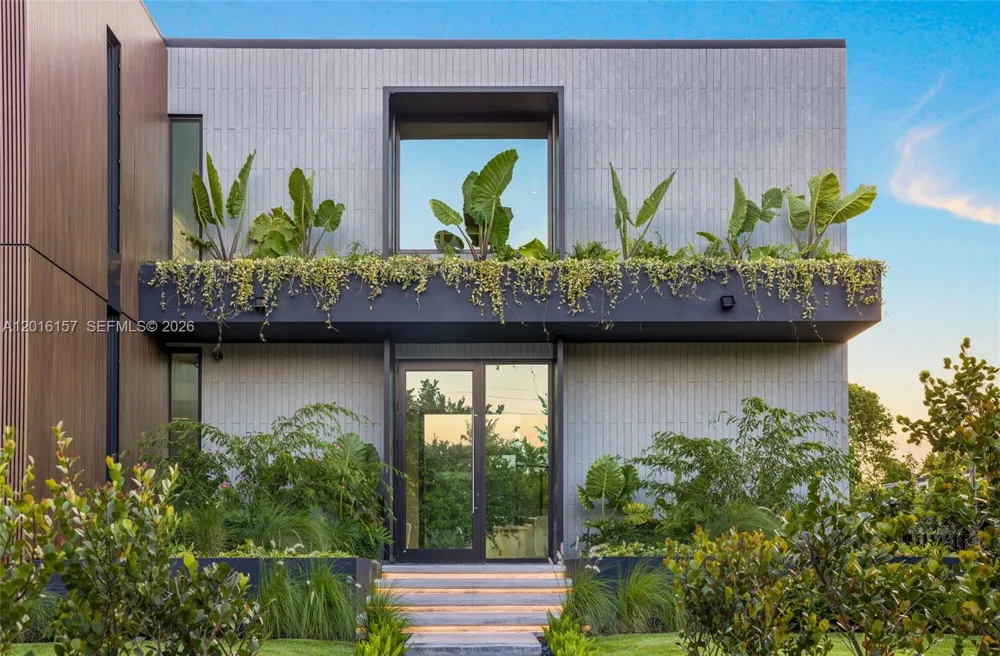 4550 Jefferson Ave Miami Beach, FL 33140