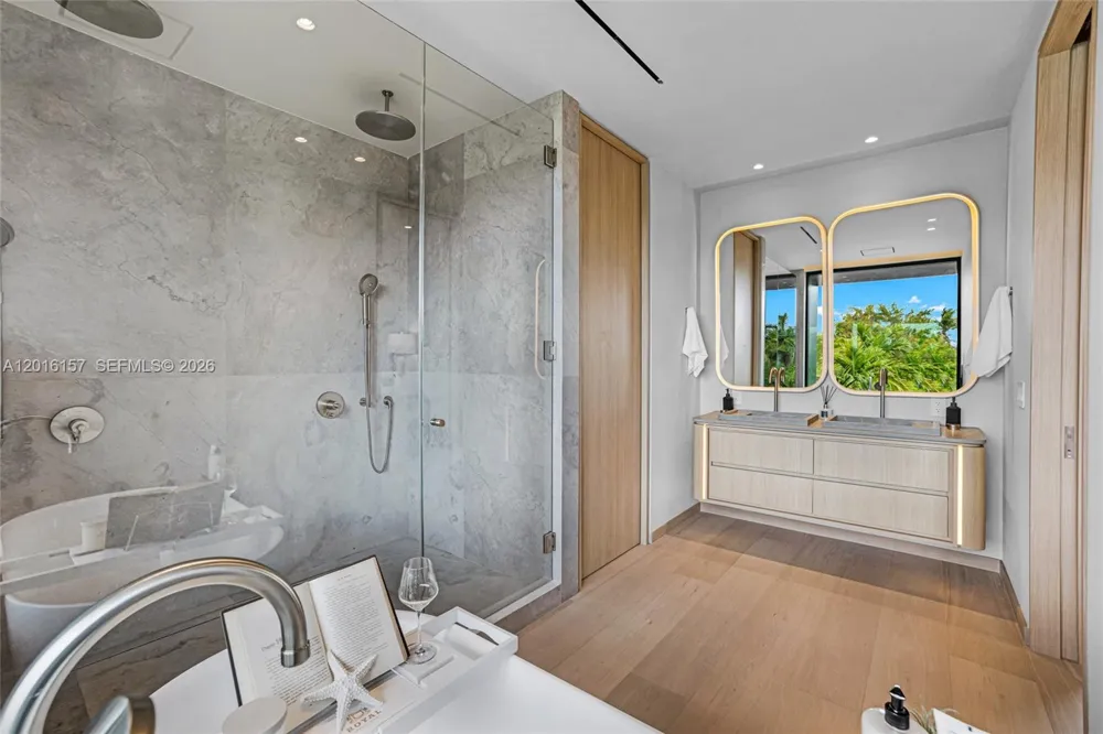 4550 Jefferson Ave Miami Beach, FL 33140
