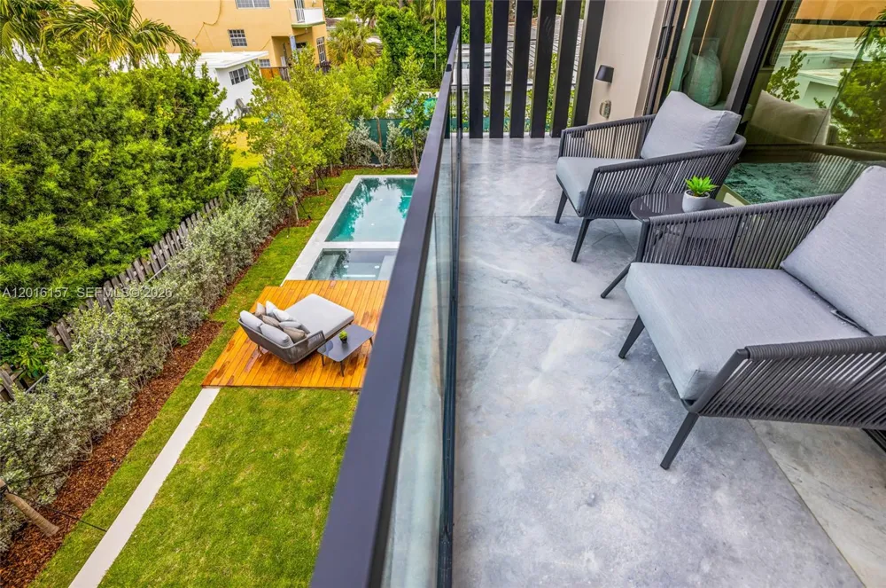 4550 Jefferson Ave Miami Beach, FL 33140