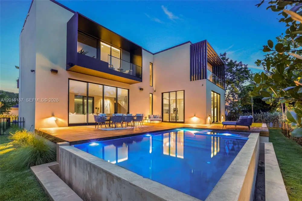 4550 Jefferson Ave Miami Beach, FL 33140