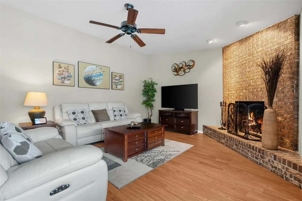 4029 BELL GRANDE DRIVE Valrico, FL 33596