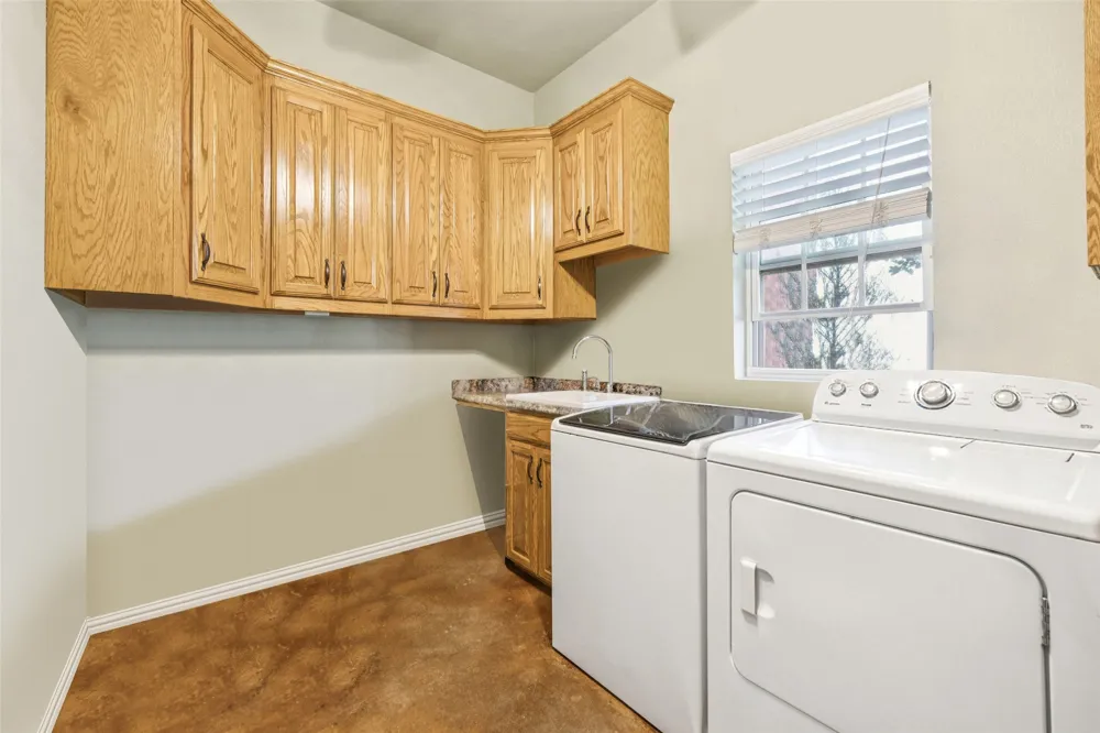 2751 Mitchell Road Krum, TX 76249
