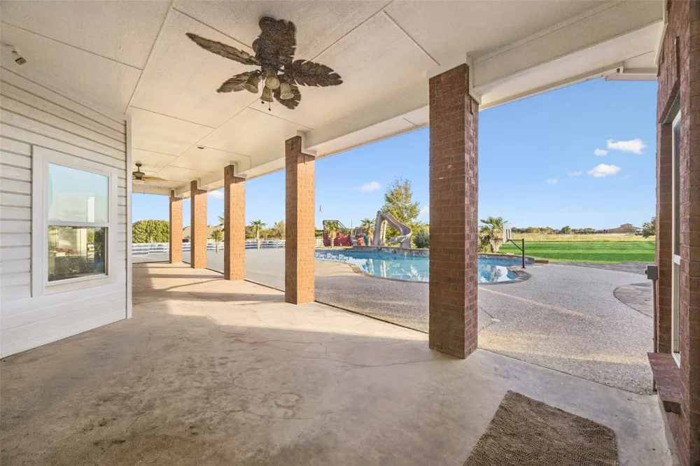 2751 Mitchell Road Krum, TX 76249