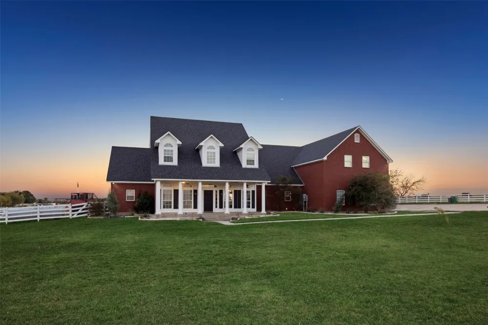 2751 Mitchell Road Krum, TX 76249