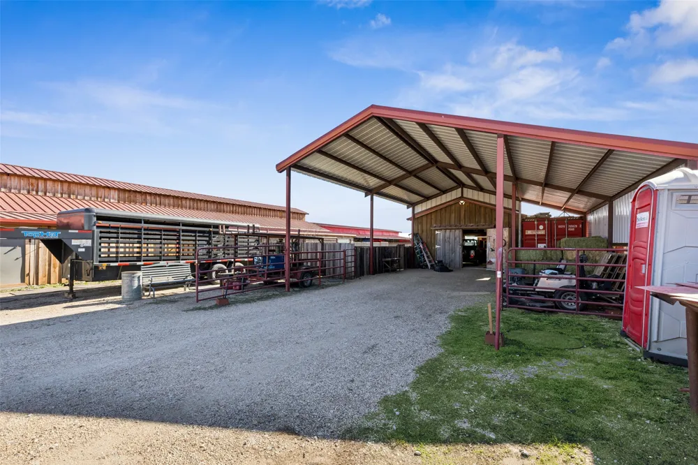 2751 Mitchell Road Krum, TX 76249