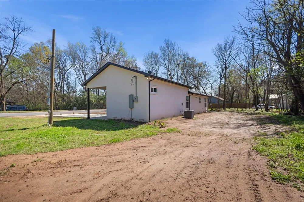 702 S Montgomery Street Gilmer, TX 75644