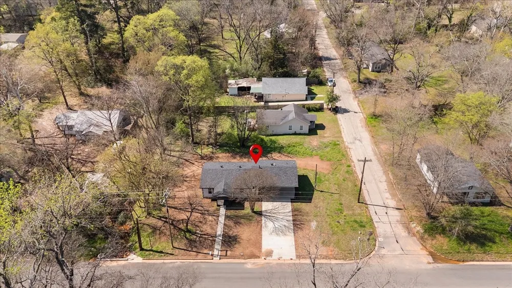 702 S Montgomery Street Gilmer, TX 75644
