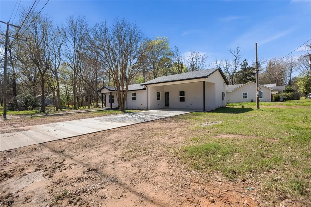 702 S Montgomery Street Gilmer, TX 75644