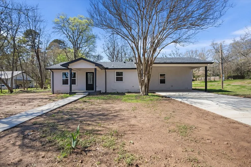 702 S Montgomery Street Gilmer, TX 75644