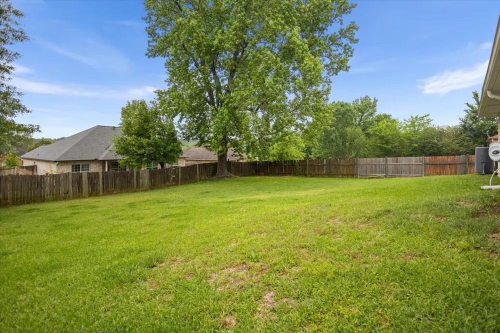 220 Sandstone Lane Nacogdoches, TX 75965