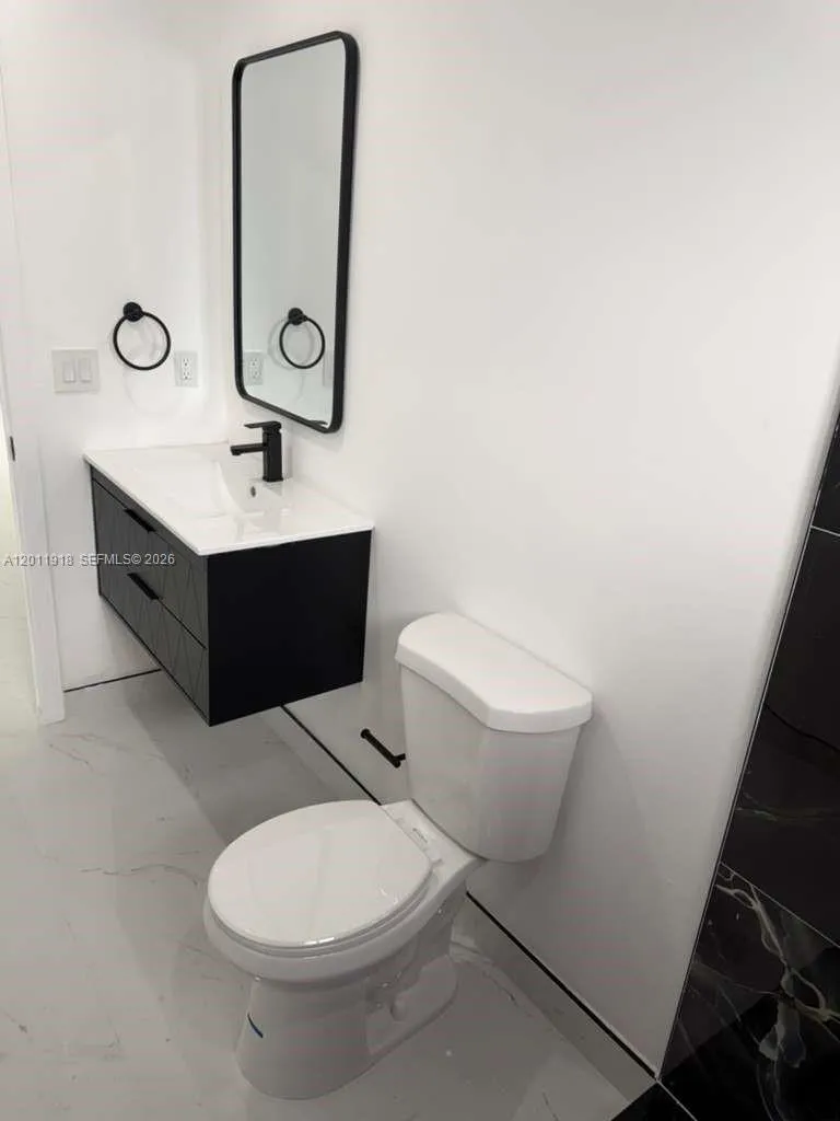 3536 NW 14th Ter Miami, FL 33125