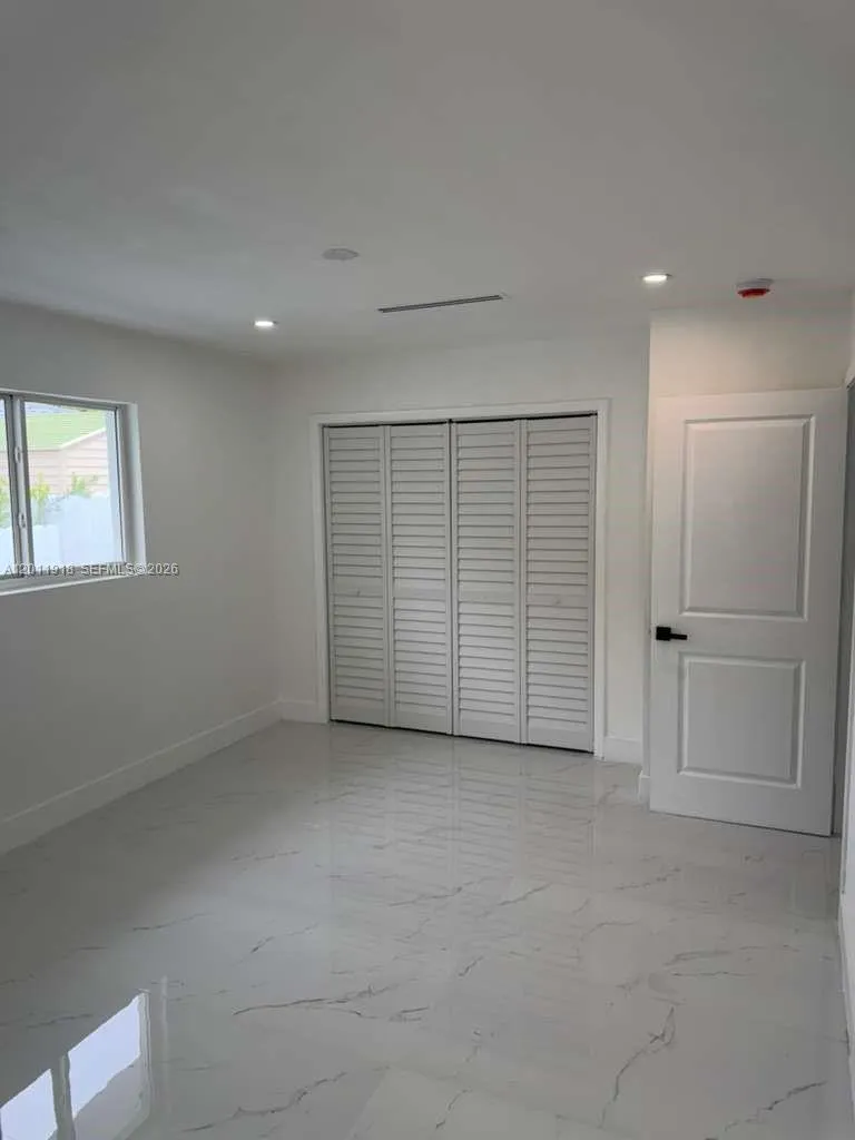 3536 NW 14th Ter Miami, FL 33125