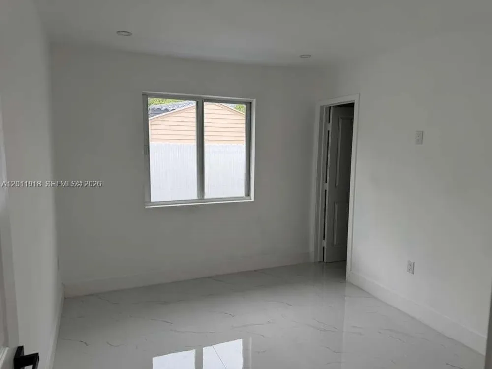 3536 NW 14th Ter Miami, FL 33125