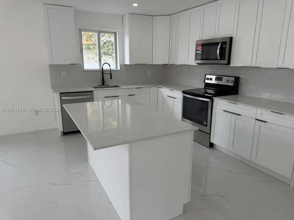 3536 NW 14th Ter Miami, FL 33125