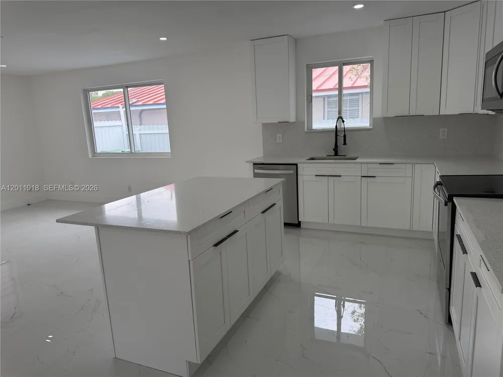 3536 NW 14th Ter Miami, FL 33125