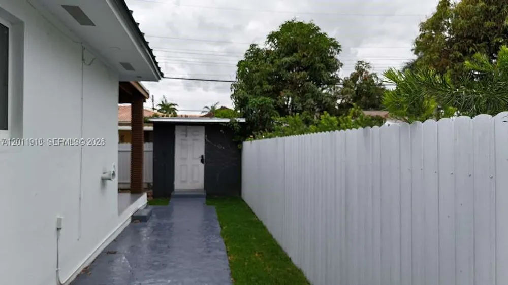 3536 NW 14th Ter Miami, FL 33125