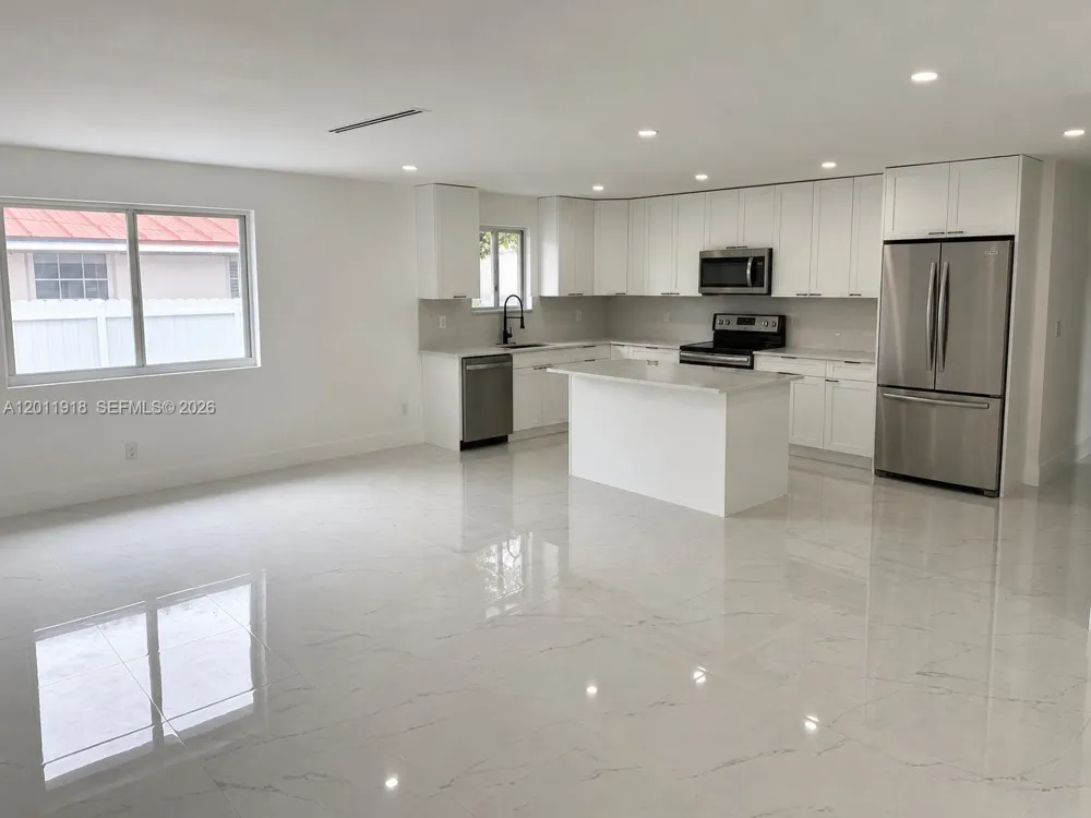 3536 NW 14th Ter Miami, FL 33125