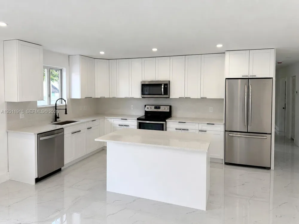 3536 NW 14th Ter Miami, FL 33125