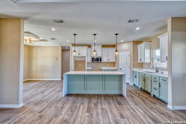 2 HOPE PL Uvalde, TX 78801