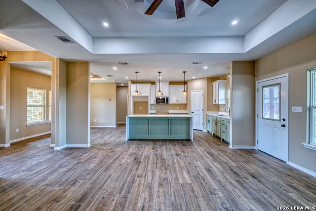 2 HOPE PL Uvalde, TX 78801