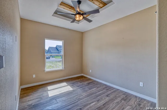 2 HOPE PL Uvalde, TX 78801