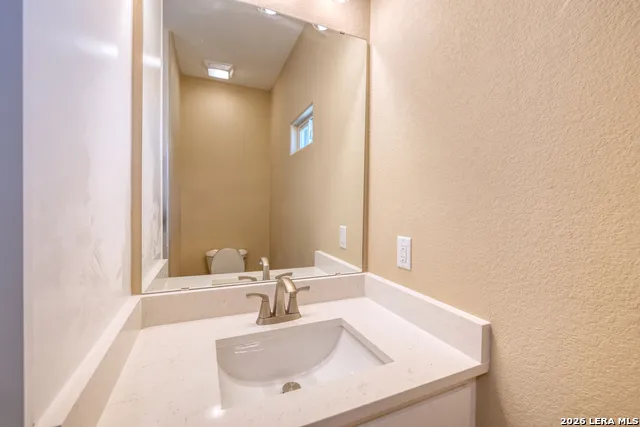 2 HOPE PL Uvalde, TX 78801
