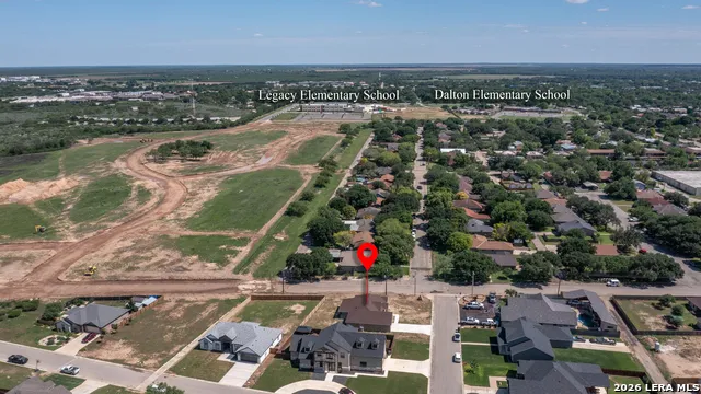 2 HOPE PL Uvalde, TX 78801