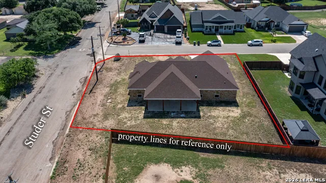 2 HOPE PL Uvalde, TX 78801
