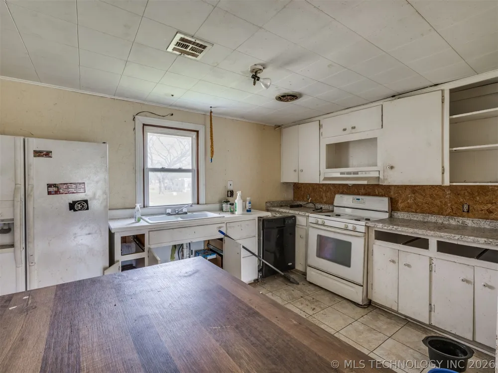 265 E Armstrong Street Jennings, OK 74038