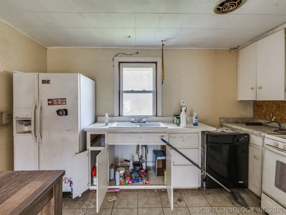 265 E Armstrong Street Jennings, OK 74038