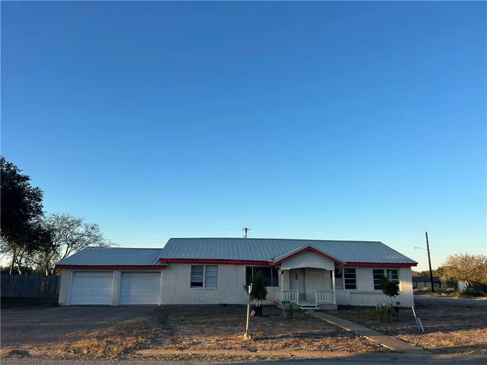 516 Stinson Street Freer, TX 78357