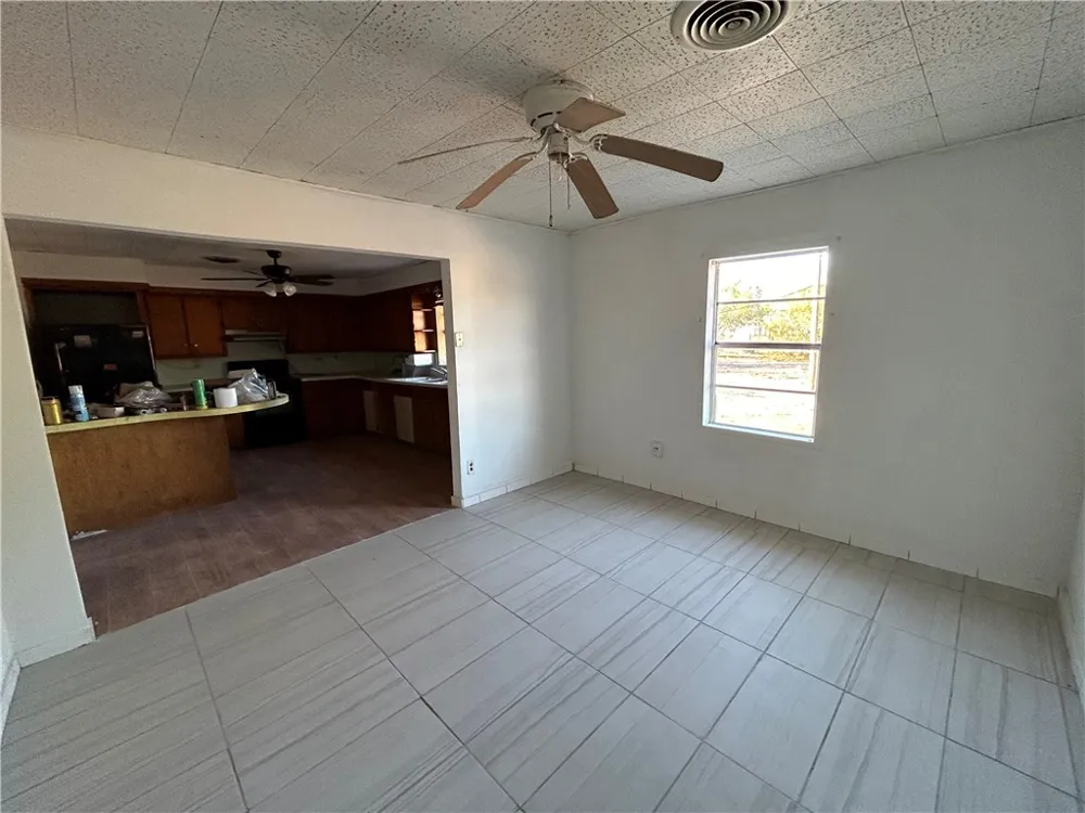 516 Stinson Street Freer, TX 78357