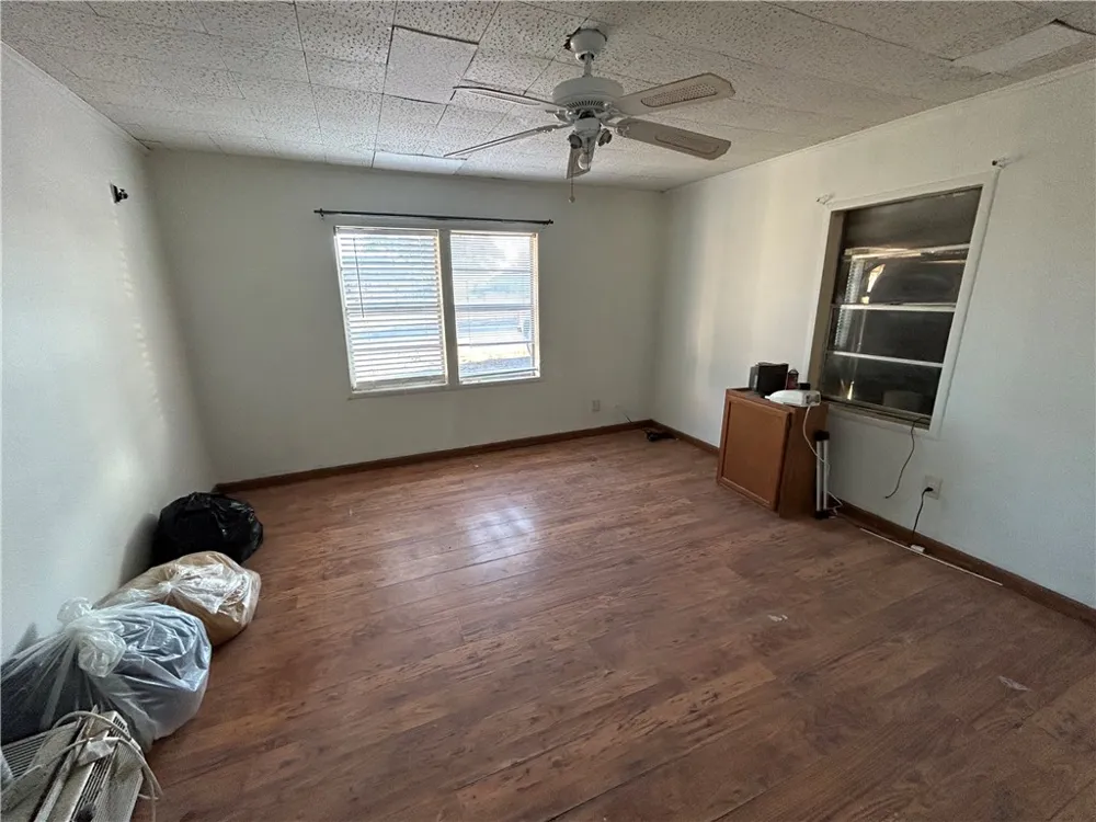 516 Stinson Street Freer, TX 78357