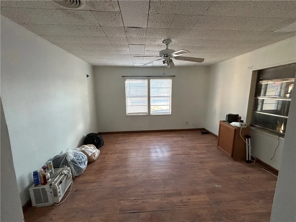 516 Stinson Street Freer, TX 78357